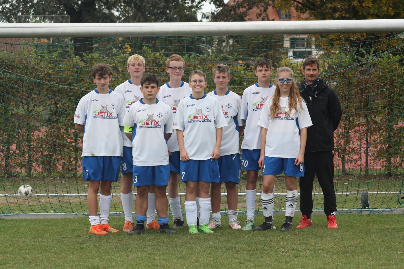 Jóvenes Spiel vs Niños